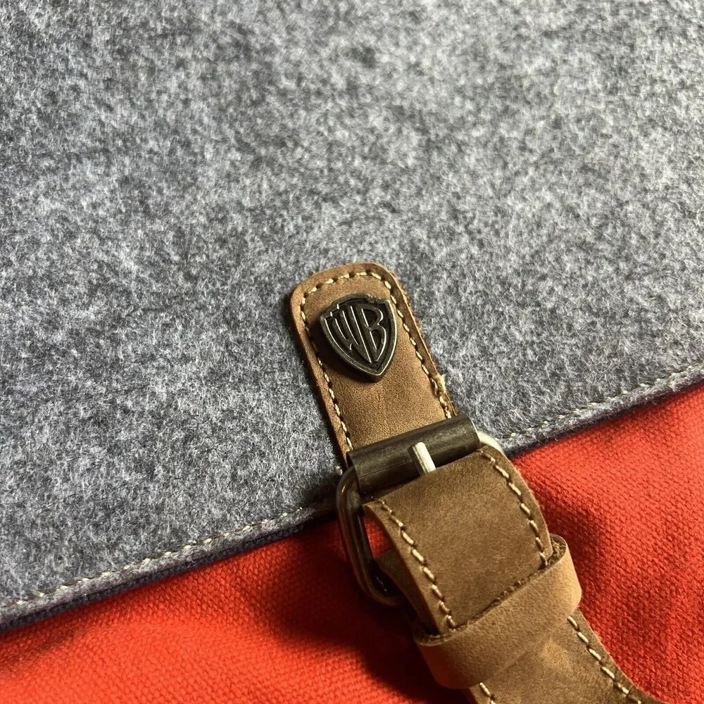 Case this warner